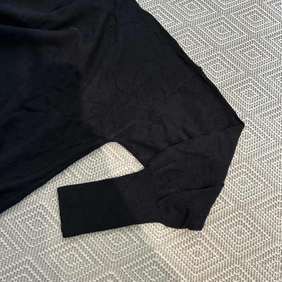 (NWT) ALO | Cashmere Jet Set Crew Sweater in Black, Size M - Picture 8 of 8